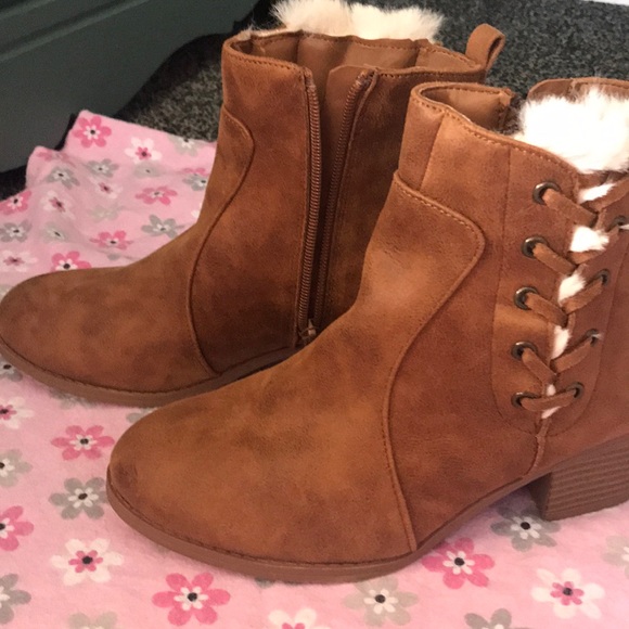 Shoes - Picture 3 of 3